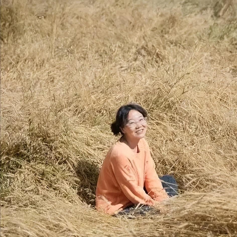 开云中国-45岁的李娟近况曝光，住15W的房子，不生孩子也不上班，选择隐居