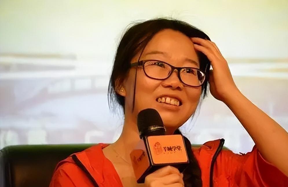 开云中国-45岁的李娟近况曝光，住15W的房子，不生孩子也不上班，选择隐居